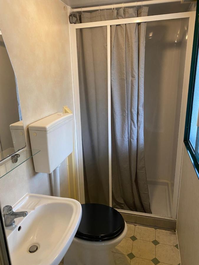 Comfortabele Familie Chalets Met Veranda Incl Airco Dichtbij Zee! Viareggio Exterior photo