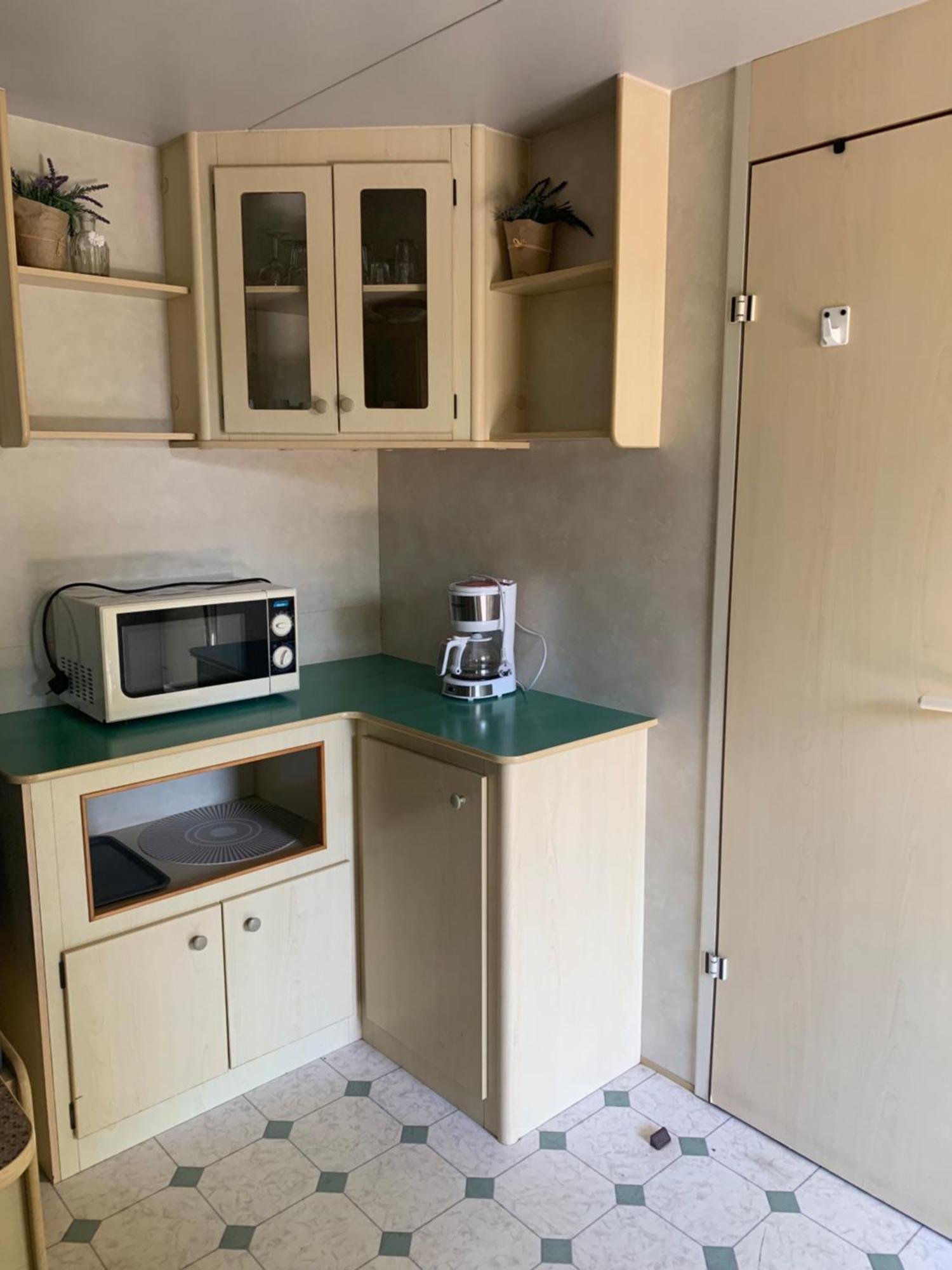 Comfortabele Familie Chalets Met Veranda Incl Airco Dichtbij Zee! Viareggio Exterior photo