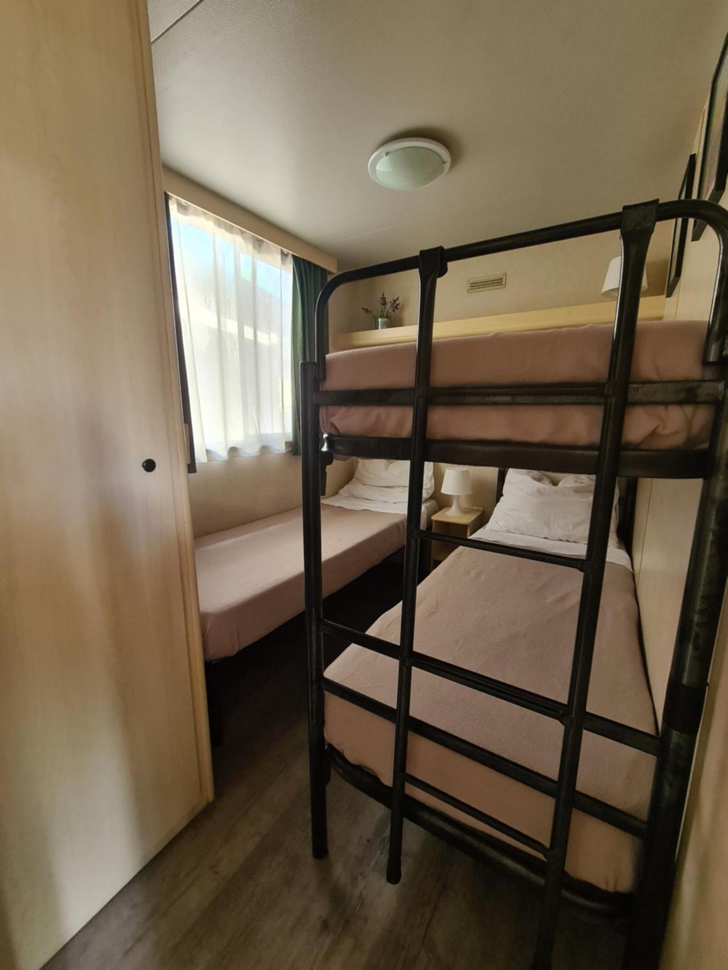 Comfortabele Familie Chalets Met Veranda Incl Airco Dichtbij Zee! Viareggio Exterior photo